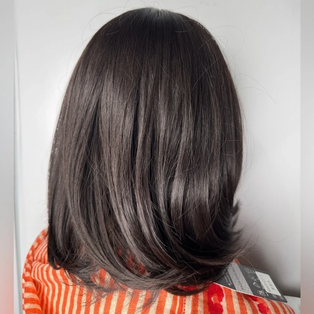 Bob Short Dark Brown Wig with Bangs, beautiful Realistic look,
Soft hair - Picture 5 of 5